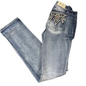 Miss Me Low Rise Didtressed Straight Leg Jeans Size 26